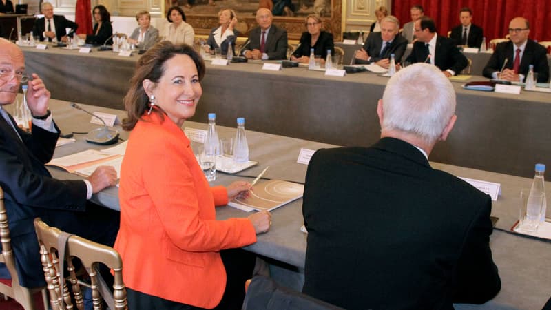 Ségolène Royal, entourée de l'ensemble des présidents de région ce mercredi à l'Elysée.