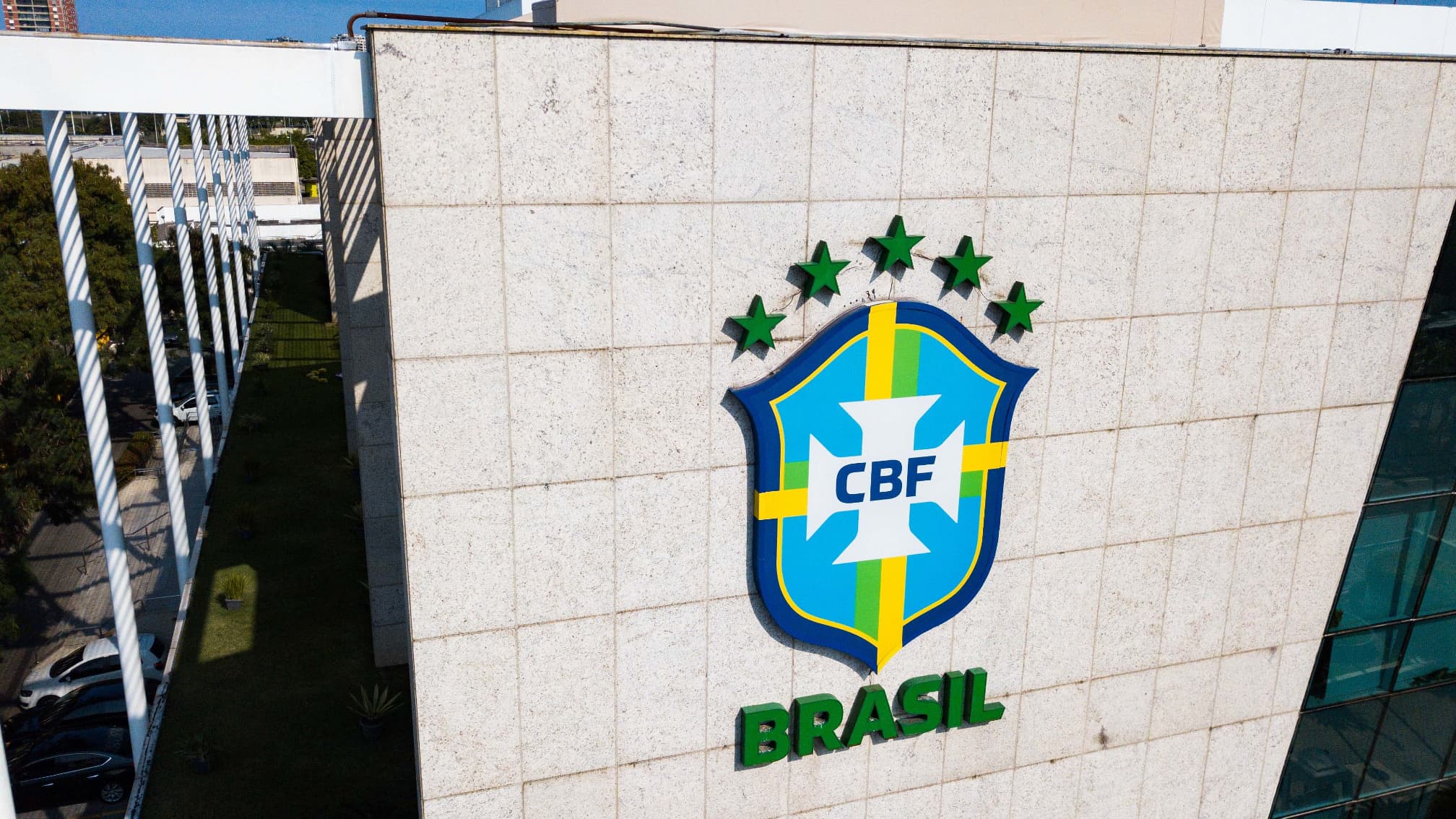 A panel of players votes for Abel Ferreira at the helm of the Seleção