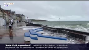"Impressionnant": à Wimereux, des passants observent les vagues produites par les grandes marées