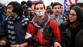 Des manifestants ont défilé contre le recours au 49.3