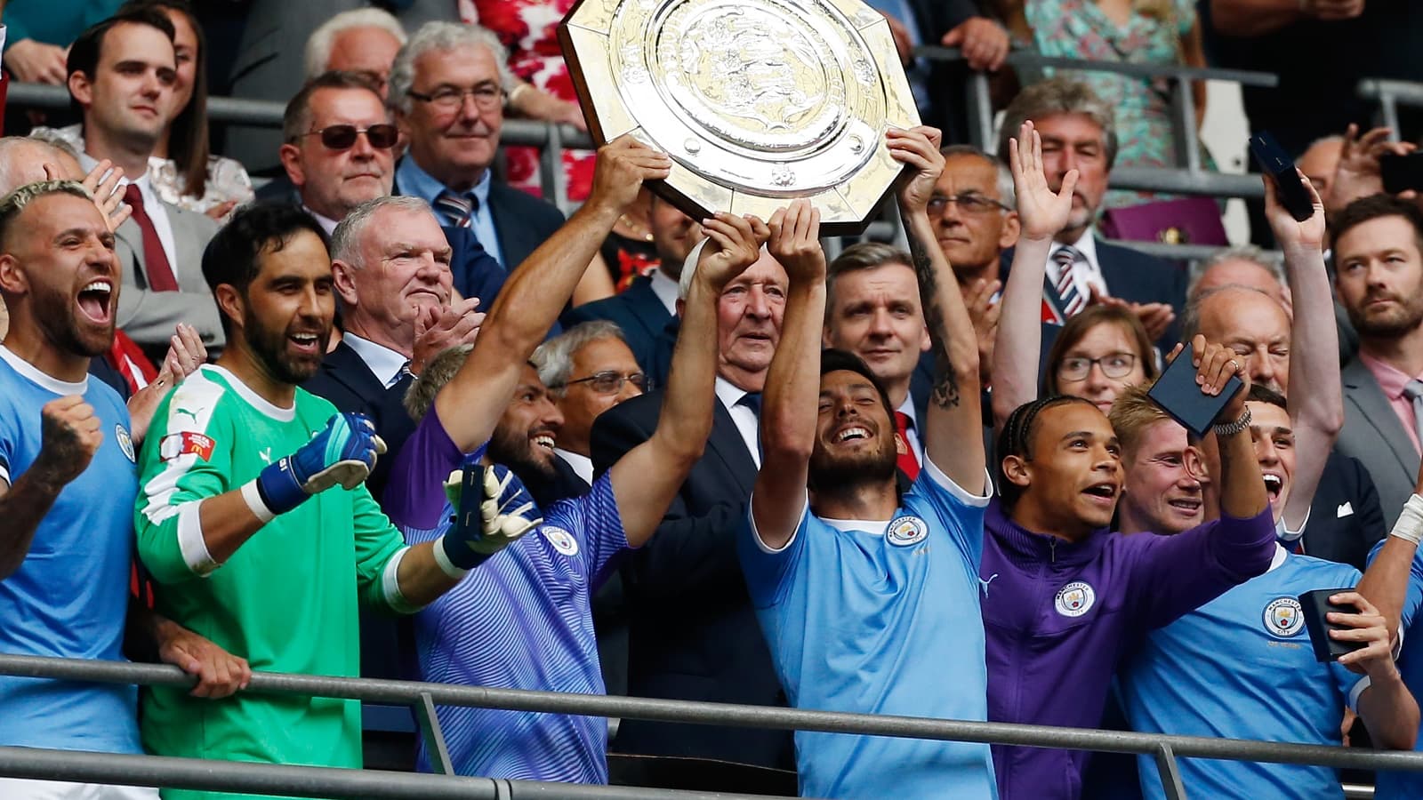 Community Shield: Manchester City Et Guardiola Ouvrent Déjà Leur Compteur