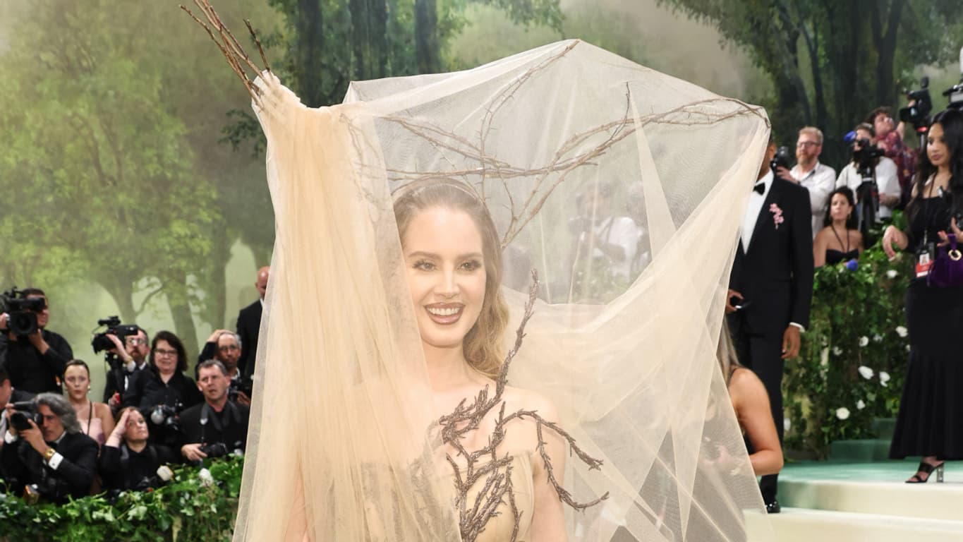 Lana Del Rey Met Gala 2024 