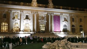 Le Grand Palais, ici lors de la nocturne consacrée à Edward Hopper le 2 février 2013, a fermé ses portes au public ce vendredi, en raison de la crue de la Seine. 
