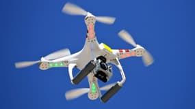 Un drone dans un parc de Santiago, au Chili le 10 avril 2015. (Photo d'illustration)