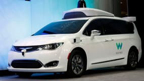 Waymo propose des robots taxis autonomes.