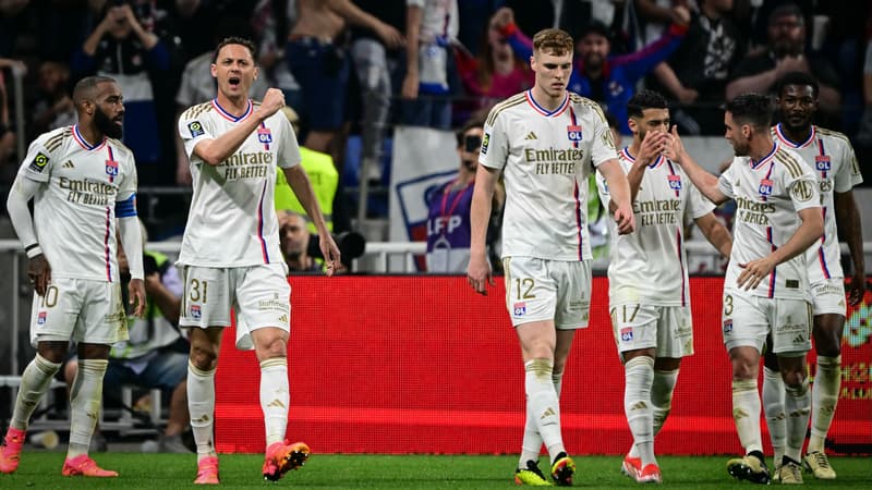 Ligue 1: l'OL poursuit sa remontée vers l'Europe, Monaco offre le titre au PSG