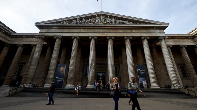 Vue sur l'entrée du British Museum de Londres, le 29 septembre 2015.