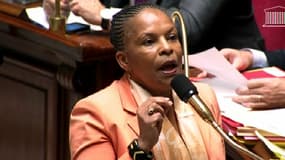 Christiane Taubira devant l'hémicycle de l'Assemblée nationale, lors du débat sur le mariage homosexuel.