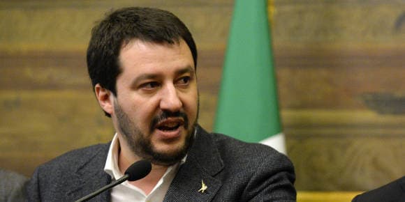 Matteo Salvini a qualifié la monnaie unique européenne de "crime contre l'humanité". Matteo Salvini a qualifié la monnaie unique européenne de "crime contre l'humanité".