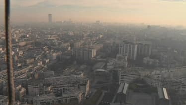 Le ballon Airparif survole la capitale pour mesurer la pollution dans l'air.