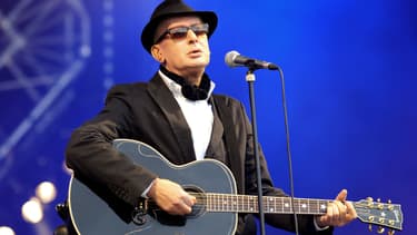 Alain Bashung sur scène à Saint-Brieuc en 2008
