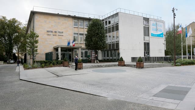 L'hôtel de ville de Mantes-la-Jolie le 7 novembre 2013.