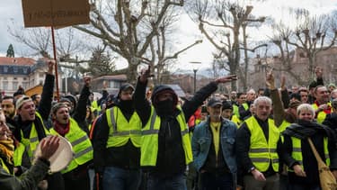 Des manifestants au Puy-en-Velay le 8 décembre.
