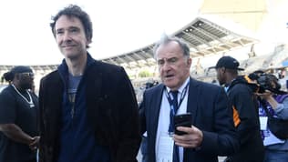 Antoine Arnault et Pierre Ferracci en marge d'un match du Paris FC en Ligue 2, le 10 mai 2025