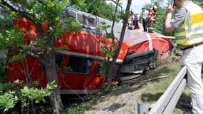 Un train régional a déraillé faisant au moins trois morts et plusieurs blessés à Burgrain, près de Garmisch-Partenkirchen, en Allemagne, le 3 juin 2022