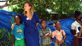 Valérie Trierweiler à Haïti comme marraine du Secours populaire