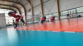 Un entraînement de l'équipe de France féminine de goalball au Creps de Wattignies (Nord), le lundi 19 août 2024.