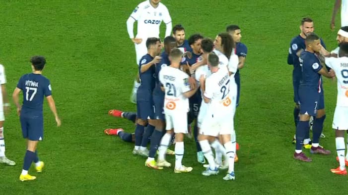 Début d'embrouille entre le PSG et l'OM, après le carton rouge marseillais, le 16 octobre 2022