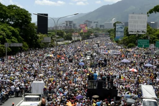 200.000 manifestants ont défilé samedi 20 mai 2017 au Venezuela 200.000 manifestants ont défilé samedi 20 mai 2017 au Venezuela