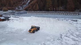À la station de Bessans, la neige a été stockée pendant plusieurs mois avant d'être utilisée ce week-end