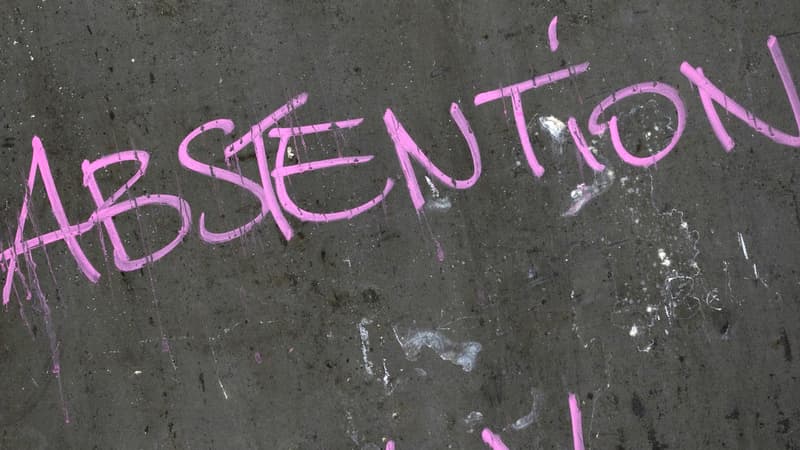 Un panneau d'affichage électoral lors de la présidentielle de 2012