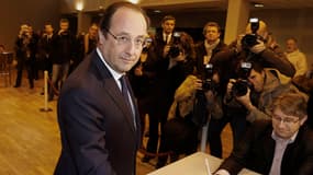 François Hollande lors du premier tour des élections municipales à Tulle, en Corrèze.