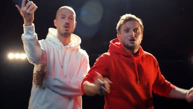 Les Youtubeurs McFly et Carlito dans le clip de leur chanson "Je scrolle".