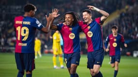 Jules Koundé et Robert Lewandowski lors du match Barça-Dortmund (4-0, Ligue des champions), le 9 avril 2025