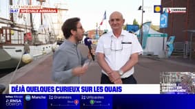 Le commandant du port de Rouen chapeaute l'arrivée des bateaux pour l'Armada