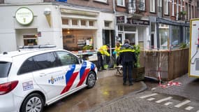 Une série d'attaques au couteau à Amsterdam qui ont fait un mort et quatre blessés, mais a estimé que ces incidents n'avaient probablement pas de "motif terroriste"
