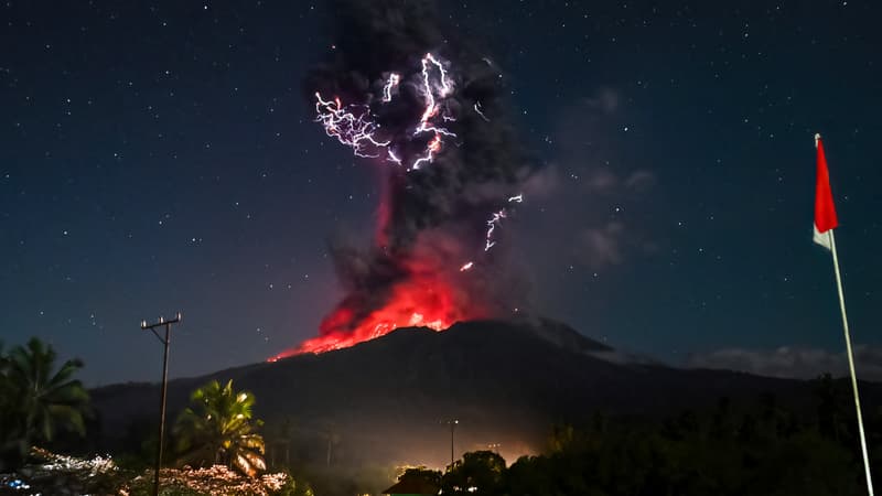 Une colonne de cendres en fusion de 10km: les images impressionnantes du volcan Lewotobi Laki-Laki, entré en éruption