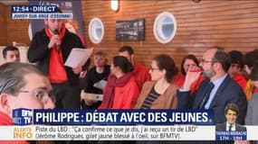 Édouard Philippe est à Juvisy-sur-Orge pour un débat avec des jeunes