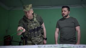 Le nouveau chef de l'armée ukrainienne Oleksander Syrsky avec le président Volodymyr Zelensky.