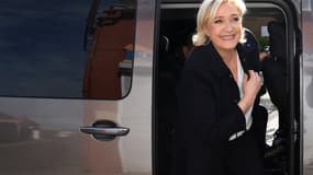 Marine Le Pen a estimé que les syndicats ne cherchaient qu'à "défendre leur propre poste".