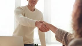 Seules 0,3% des fiches de postes mentionnent l'IA générative, selon les données de Indeed. 