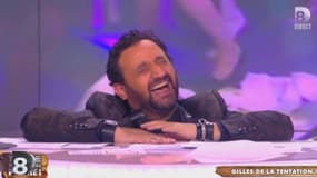 Zapping TV : un chroniqueur de Hanouna quasiment nu en plein direct 