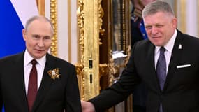 Le président russe Vladimir Poutine rencontre le Premier ministre slovaque Robert Fico au Kremlin à Moscou le 9 mai 2025.