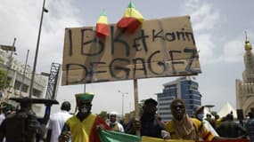 Des opposants maliens manifestent à Bamako contre le président Ibrahim Boubacar Keita le 5 juin 2020
