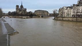 Comment les Parisiens se préparent à la crue de la Seine