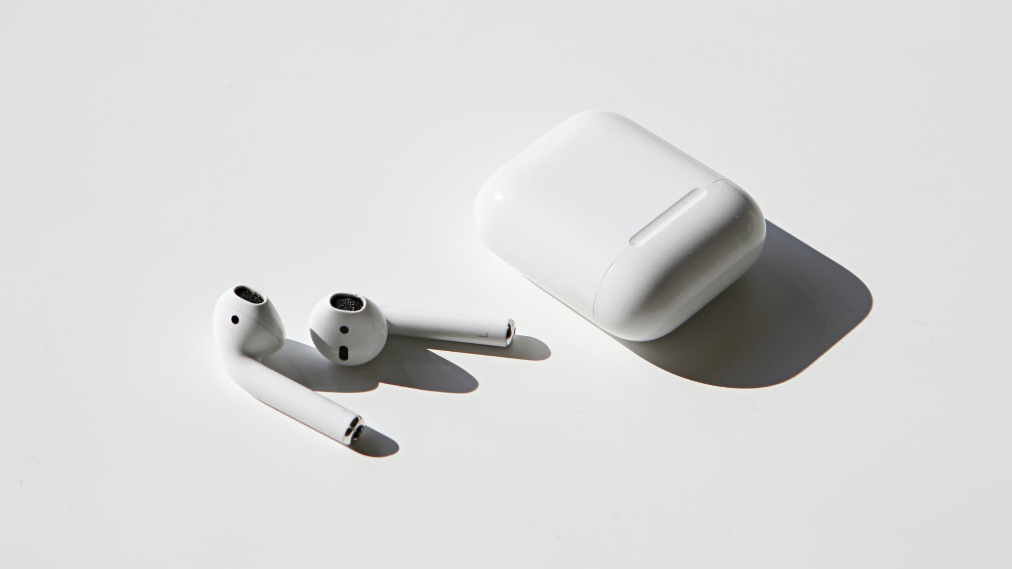AirPods 2 : les célèbres écouteurs Apple sont à prix réduit chez Fnac