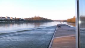 À Paris, la navigation fluviale reprend progressivement après la crue 