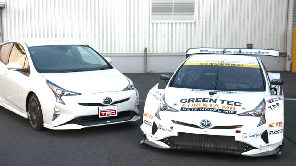 Les japonais d'APR Racing ont concocté une Prius dopée bien loin des standards, bien loin du très calme modèle original. Les japonais d'APR Racing ont concocté une Prius dopée bien loin des standards, bien loin du très calme modèle original.
