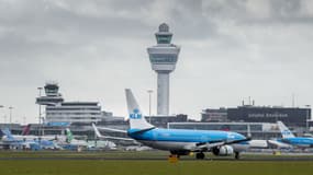 Avions de la compagnie KLM sur le tarmac de l'aéroport Amsterdam-Schiphol