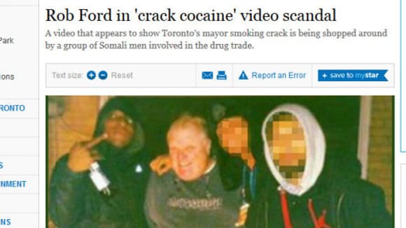 Une photo publiée par le site du Toronto Star, le 16 mai 2013, montre le maire Rob Ford aux côtés d'un homme identifié comme Anthony Smith, qui serait l'auteur de la vidéo à scandale. Une photo publiée par le site du Toronto Star, le 16 mai 2013, montre le maire Rob Ford aux côtés d'un homme identifié comme Anthony Smith, qui serait l'auteur de la vidéo à scandale.
