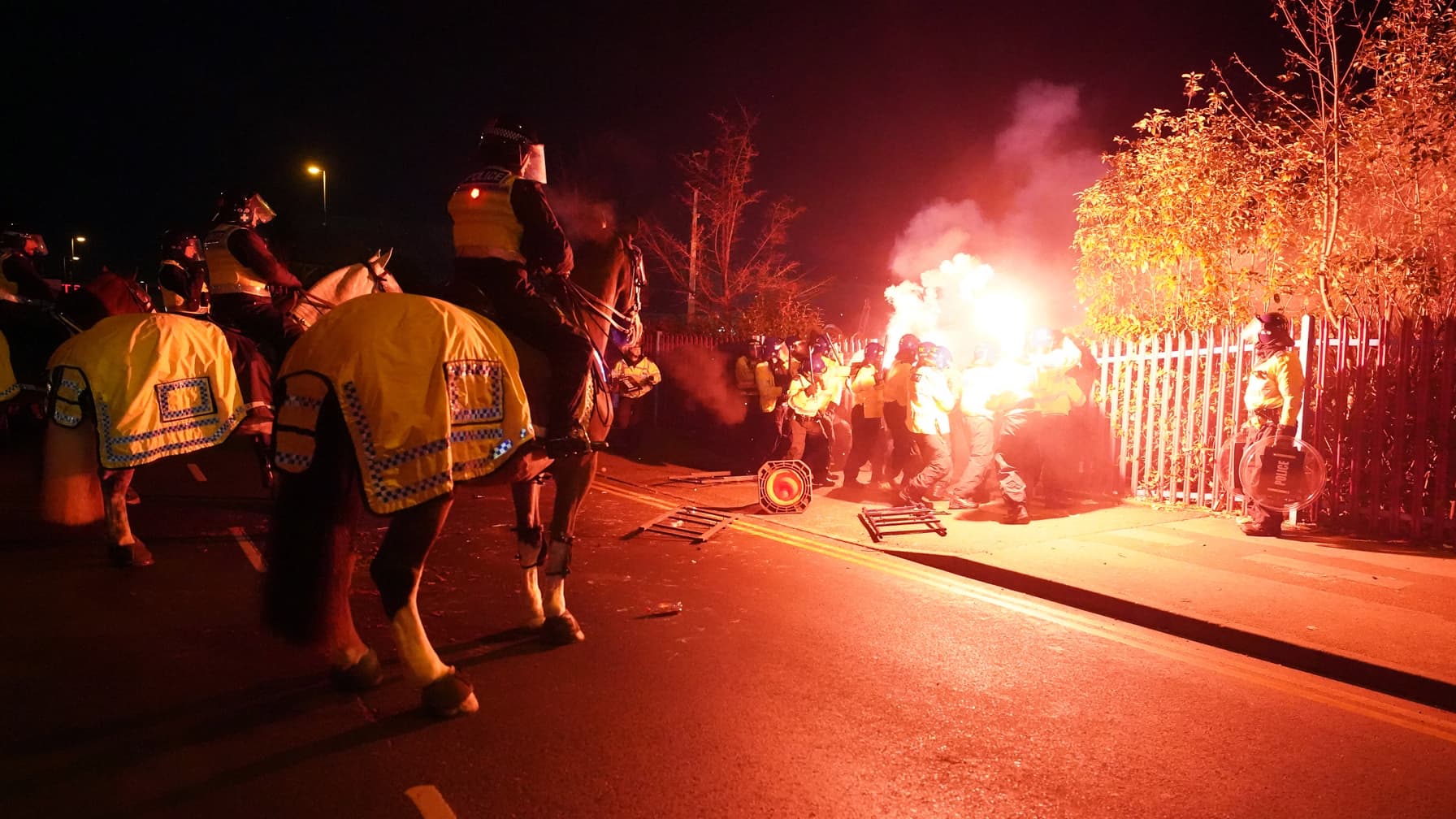 Violences avant le match Aston Villa – Legia Varsovie : 4 policiers blessés