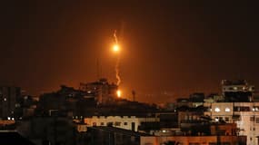 Le mouvement islamiste palestinien Hamas a revendiqué ce lundi 12 novembre les tirs de "dizaines de roquettes" vers Israël.