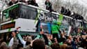 Le bus stéphanois, accueilli triomphalement dans les rues de Saint-Etienne