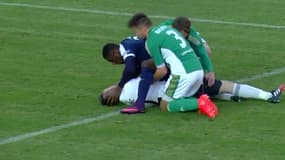 Francis Koné, l’attaquant togolais de Slovacko, empêche Martin Berkovec d'avaler sa langue