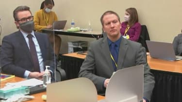 Derek Chauvin à son procès sur une capture écran de Court TV, le 15 avril 2021