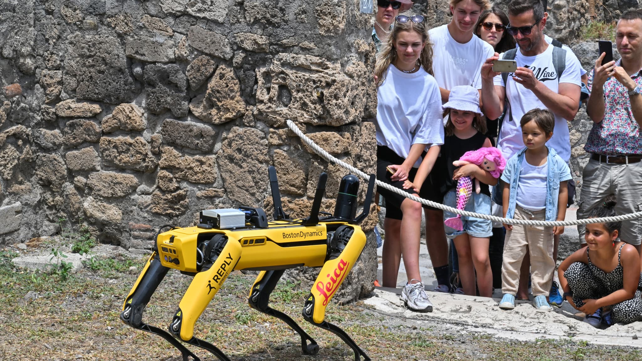 Comment Spot, le robot chien, devient le meilleur outil de l'Homme - Le  Parisien